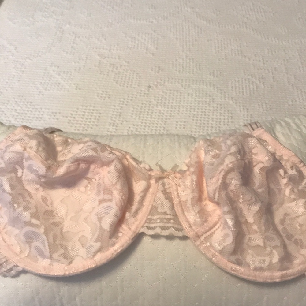 Pink lace bra - 38D.  Never worn
